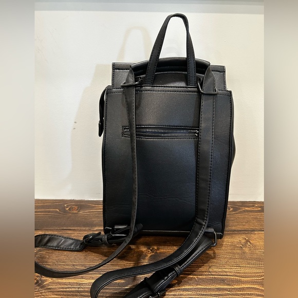 Vegan leather backpack - Picture 4 of 4